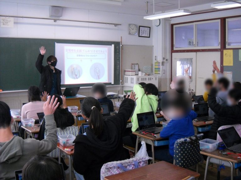 八王子市立横山第一小学校においてプログラミング教育の出前授業を実施しました|国立東京工業高等専門学校 八王子市立横山第一小学校においてプログラミング教育の出前授業を実施しました|国立東京工業高等専門学校